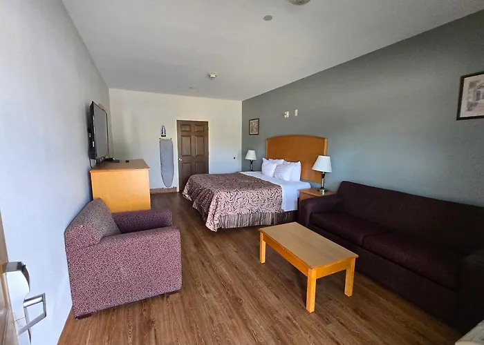 Whitesboro Inn & Suites