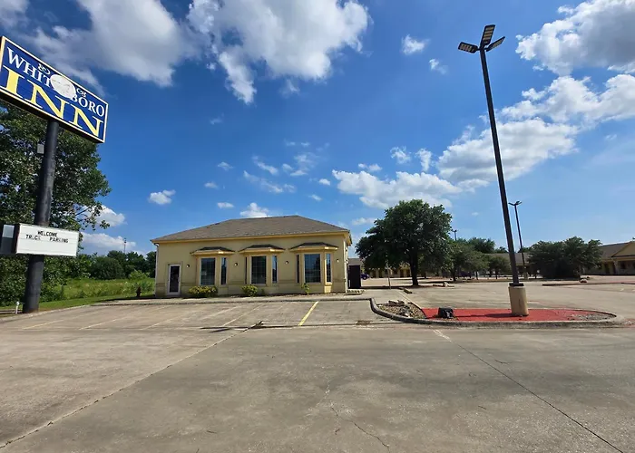 Whitesboro Inn & Suites