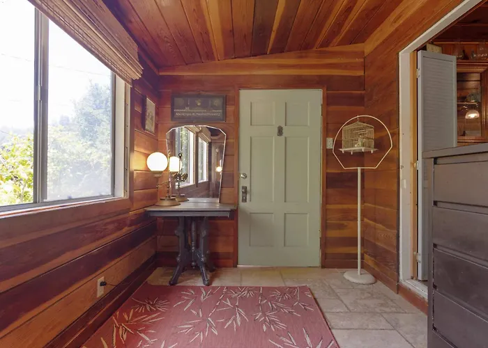 Cozy Riverfront Cabin Just Steps To The Russian River With Beach Access & Wood Stove
