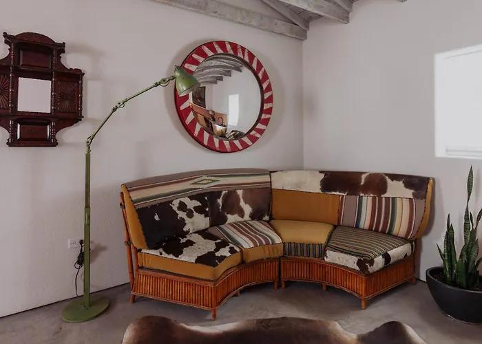 Large West Texas Suite At Iconic Property