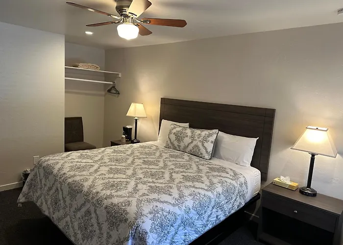 Lee Vining Motel