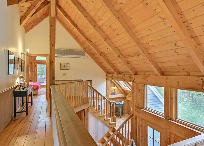 20-Acre Hamptons Nature Escape W/ Hot Tub & Pool