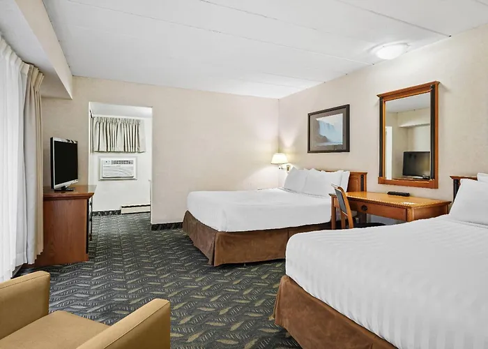 Travelodge By Wyndham Niagara Falls At The Falls