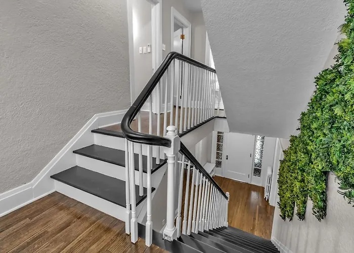 New Close To Falls Beautiful Spacious Parking Air Conditioning