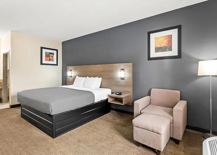 Quality Inn Oak Grove Fort Campbell