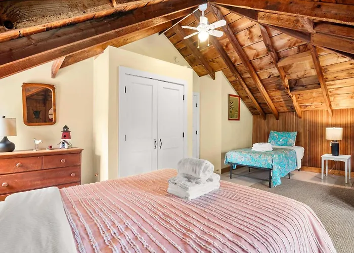 Stunning Water Views Sleeps 14