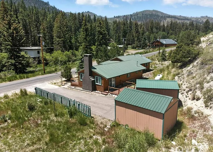 Stunning Log Cabin Close To Panguitch Lake