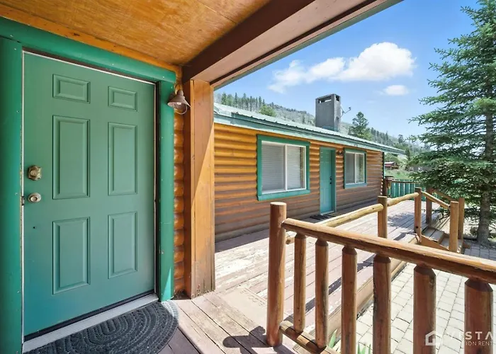 Stunning Log Cabin Close To Panguitch Lake