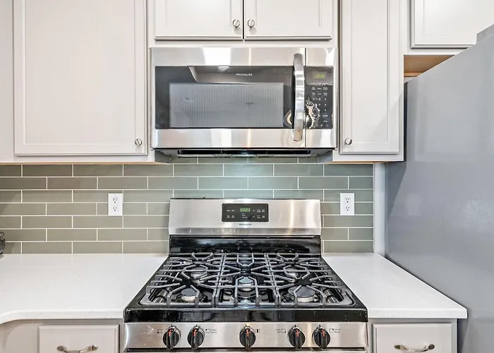 Heart Of Nampa-Hot Tub-Fenced Yard-Full Kitchen