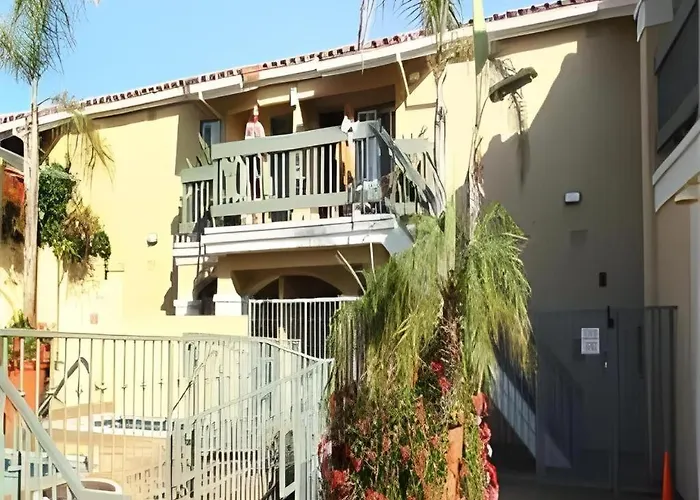 Laguna Brisas - A Beach Hotel