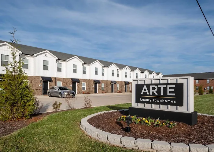 Arte Luxury Townhomes Q4 I Comfy 2 Bed 25 Bath
