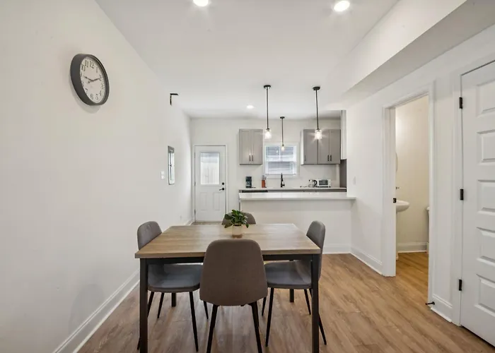 Arte Luxury Townhomes F6 I Comfy 2 Bed 25 Bath