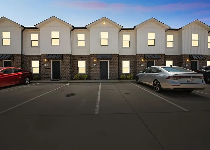 Arte Luxury Townhomes K3 I Comfy 2 Bed 25 Bath