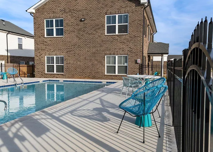 Arte Luxury Townhomes E2 I Comfy 2 Bed 25 Bath
