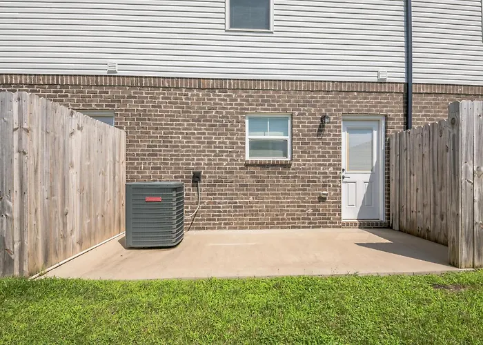 Arte Luxury Townhomes E2 I Comfy 2 Bed 25 Bath