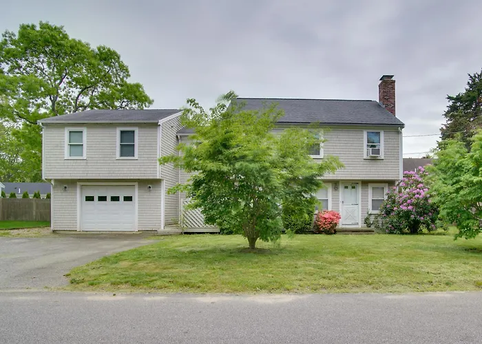 < 1 Mi To Beach: Family-Friendly Falmouth Home!