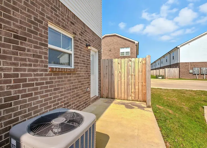 Arte Luxury Townhomes B1 I Comfy 2 Bed 25 Bath