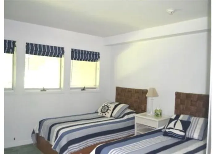 Very Large Private House With Pool, Fire Pit, Outdoor Shower Near Beaches