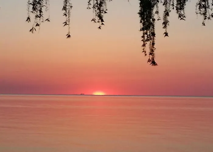 Beachfront Vacation Cottages