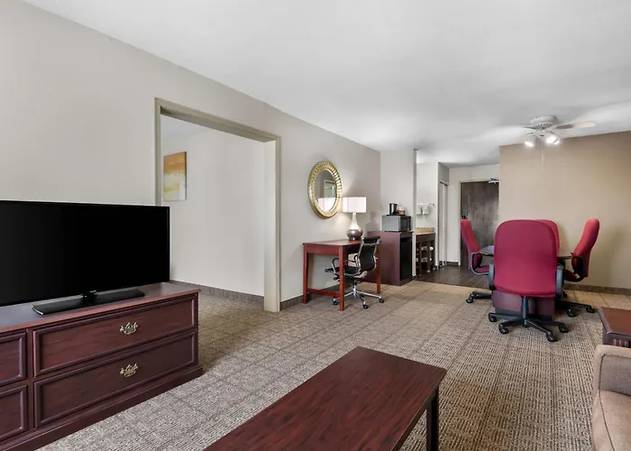 Comfort Inn & Suites North East