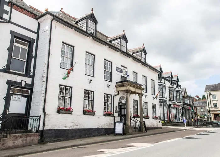 Community Owned Gwesty Owain Glyndwr Hotel