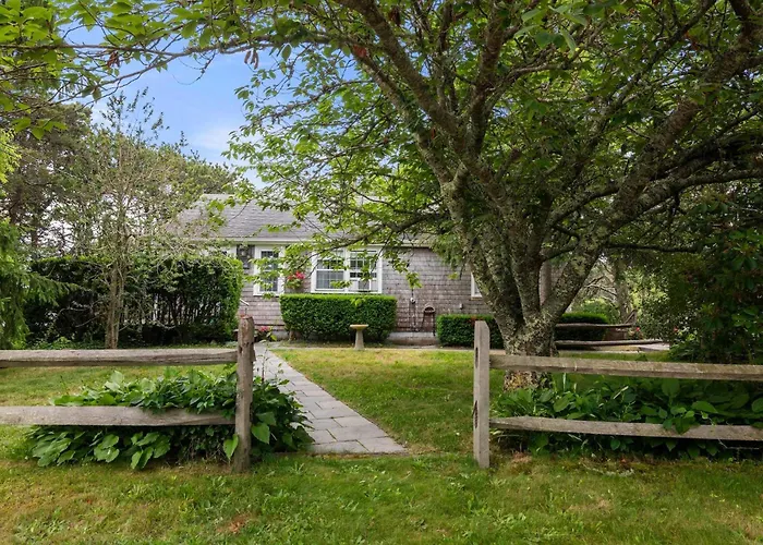 Cozy Cottage Walk To Nauset Beach