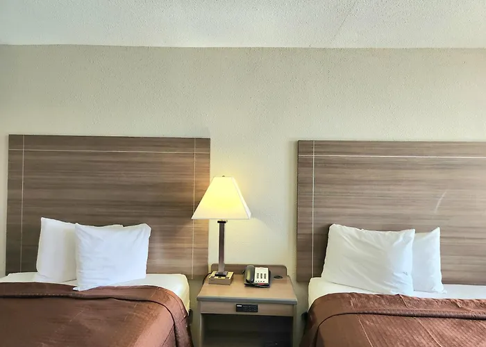 Days Inn By Wyndham Seguin Tx