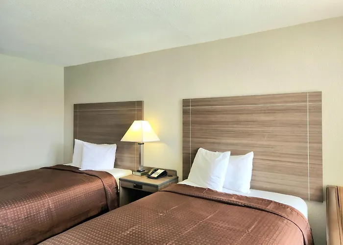 Days Inn By Wyndham Seguin Tx