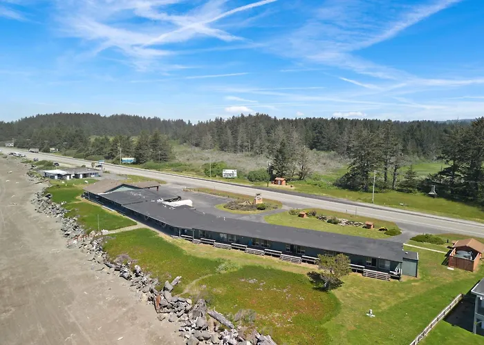 Crescent Beach Motel