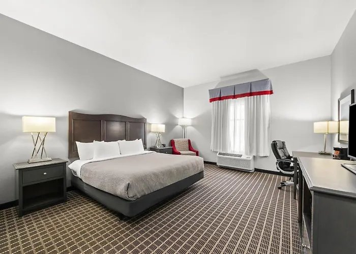 Quality Inn & Suites Pearsall