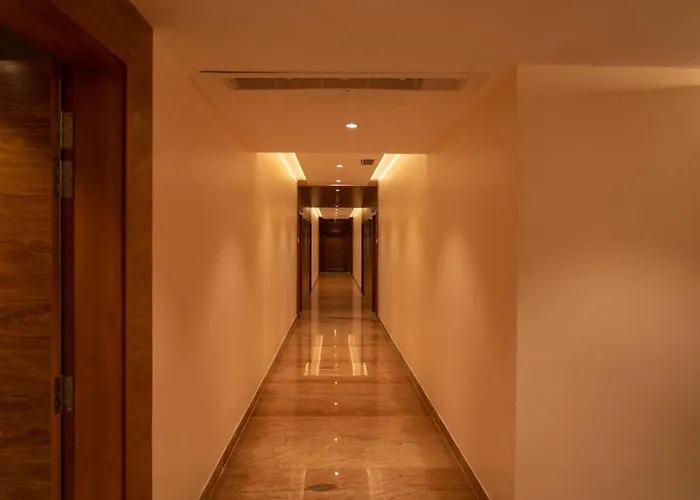 The Paradise Hotel - Luxury Stay