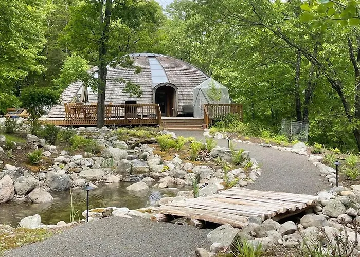 Unique Dome Home With Hot Tub & Piano, On 28 Acres