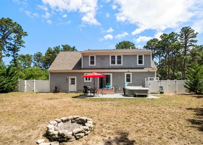 Charming Getaway With Hot Tub Dog Friendly