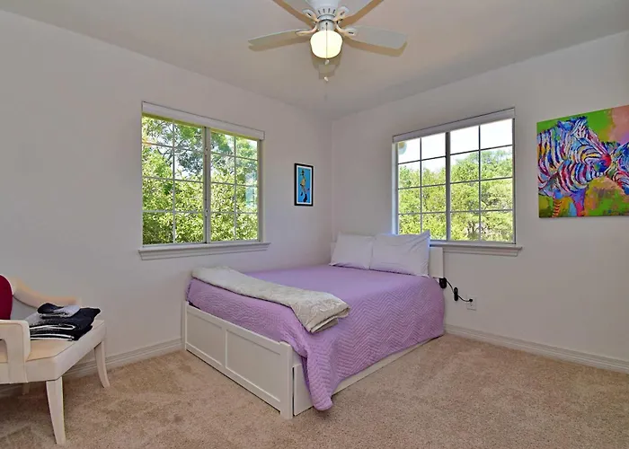Dreamy Dripping Springs - Near Parks Hiking & More