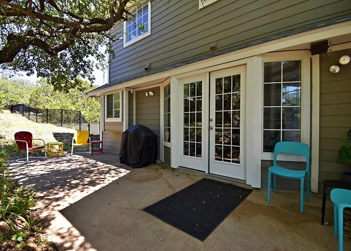 Dreamy Dripping Springs - Near Parks Hiking & More