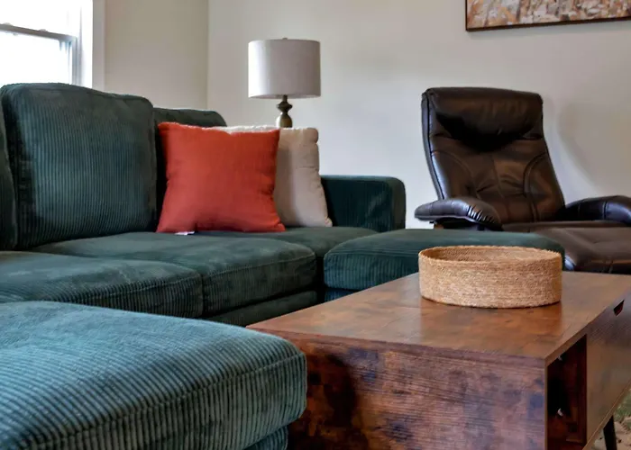 Charming Family Saratoga Home Walk To Track & Downtown