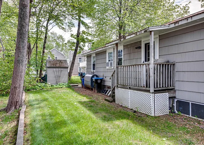 Walk To Goose Rocks Beach: Quiet Townhome W/ Patio