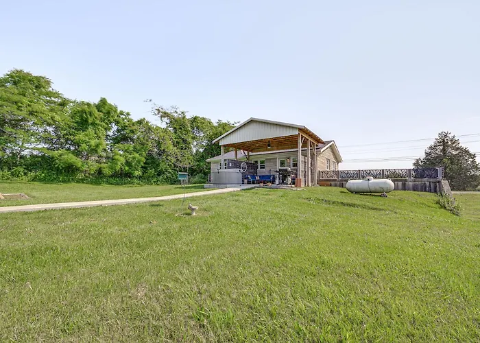 Near Dtwn Somerset: Tranquil Getaway W/ Fire Pit