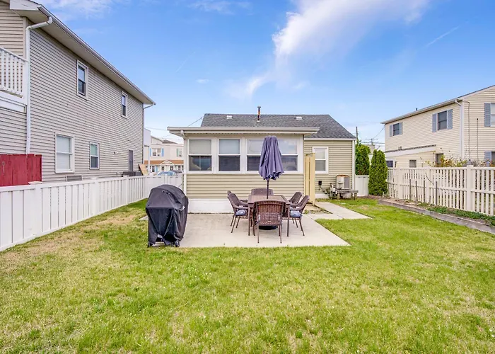 1 Block To Brigantine Beach: Breezy Home W/ Patio!