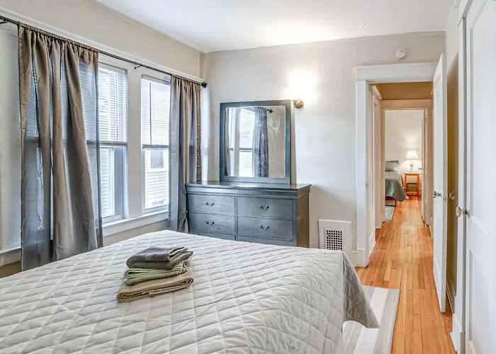 1 Mi To Dtwn Binghamton: Apt W/ Covered Balcony!