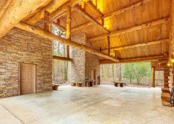 Fish, Boat & Hike: Pet-Friendly Cabin In Arkansas