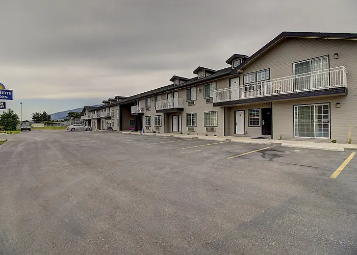 Days Inn & Suites By Wyndham Lolo
