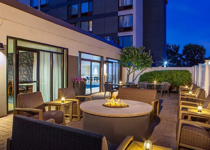 Courtyard Boston Marlborough Hotel