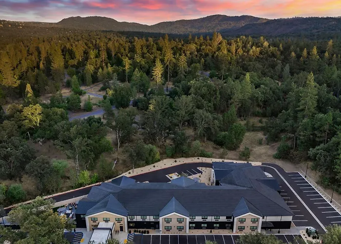 The Inelle, Oakhurst Yosemite, A Tribute Portfolio Hotel