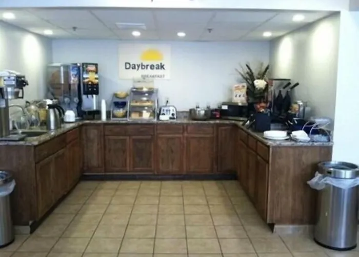 Days Inn By Wyndham Syracuse