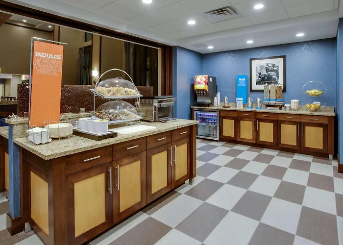 Hampton Inn & Suites Philadelphia/Bensalem