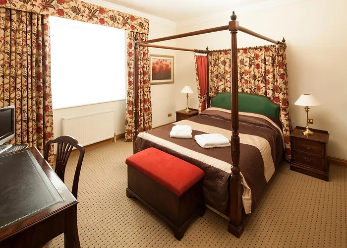 Mercure York Fairfield Manor Hotel
