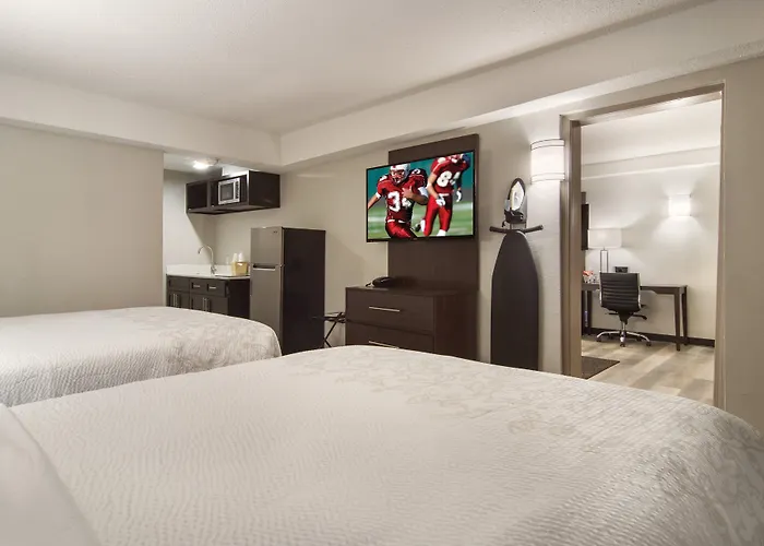 Red Roof Inn Plus & Suites Erie