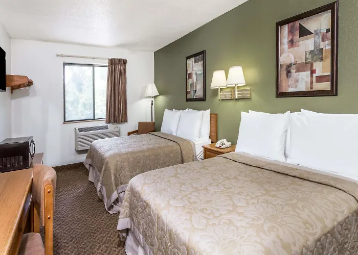 Super 8 By Wyndham Hampton