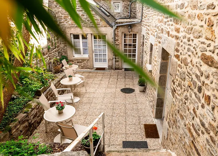 Demeures & Chateaux - Hotel De La Porte Saint-Malo - Dinan